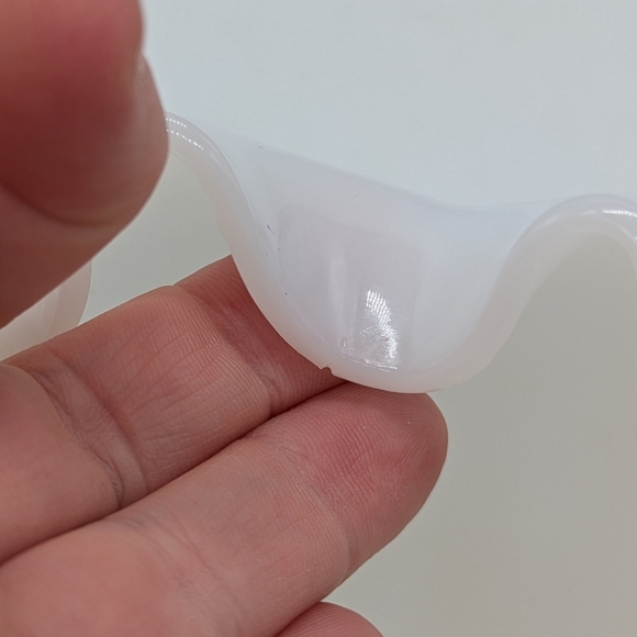 Vintage Pinch Ruffle Scalloped Edge White Milk Glass Vase - Picture 5 of 8